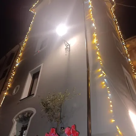 Dantes Apartment